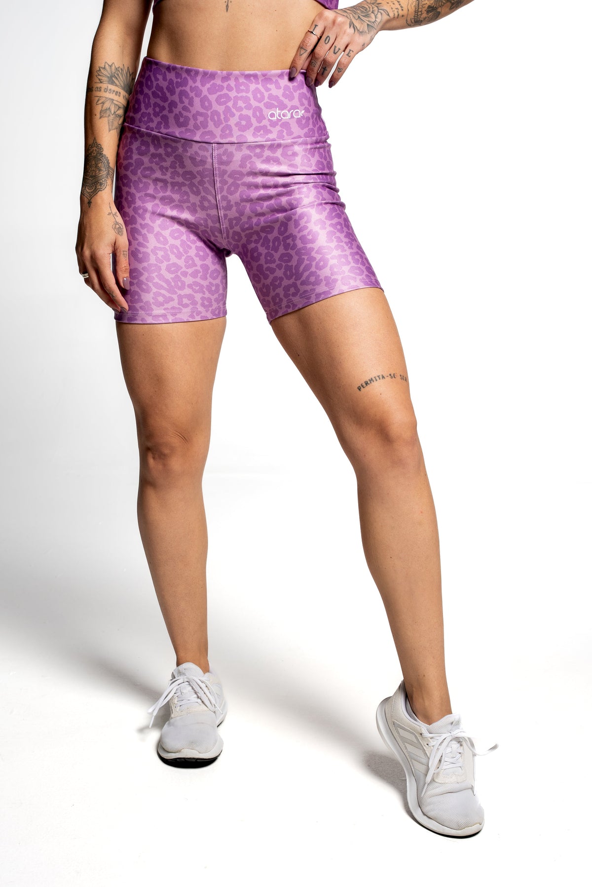 Bermuda Estampa Onça Roxa